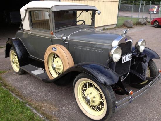 Ford Sport Coupe 1930 sixwheeler