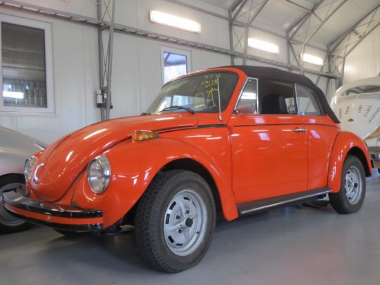 Volkswagen 1303 cab