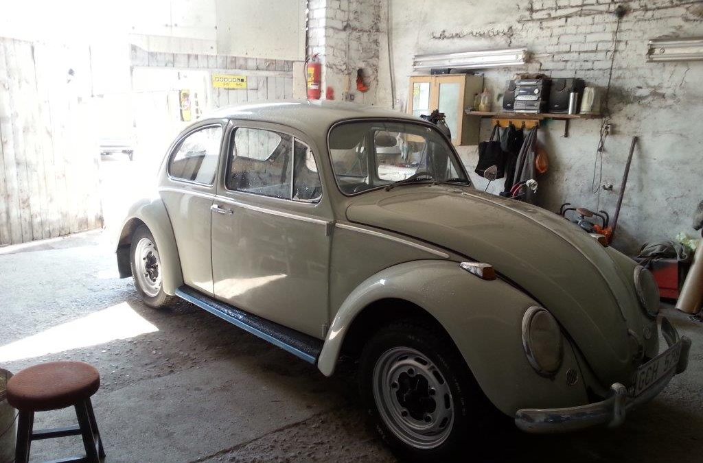 2st fina 60-tals VW på väg in