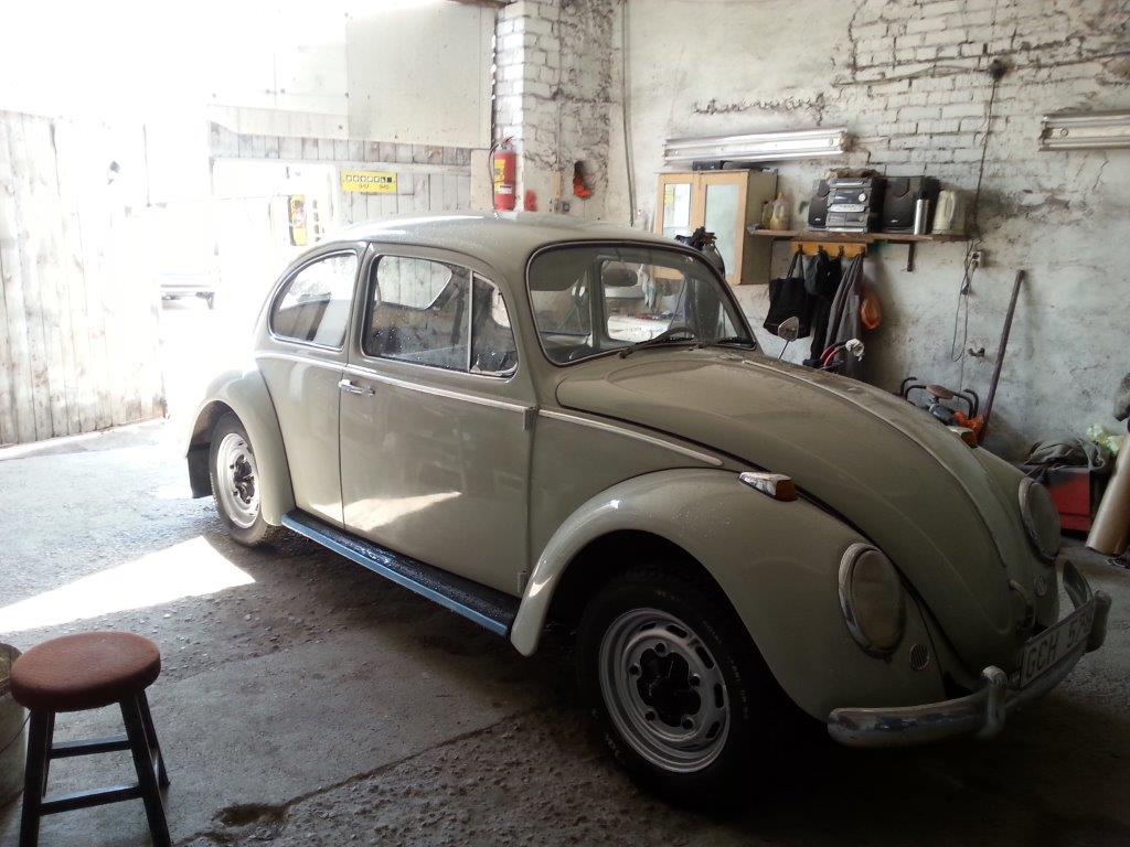 2st fina 60-tals VW på väg in