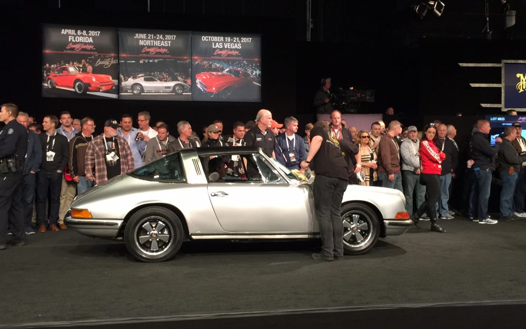 Porsche 911 från 1971 i superskick på väg in