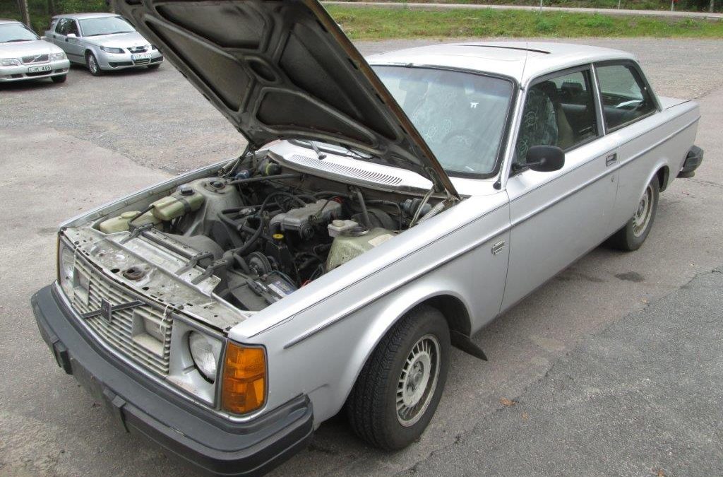 Två kul, klassiska Volvo just inkomna