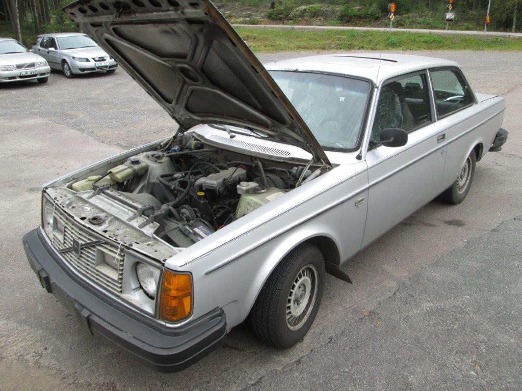 Två kul, klassiska Volvo just inkomna