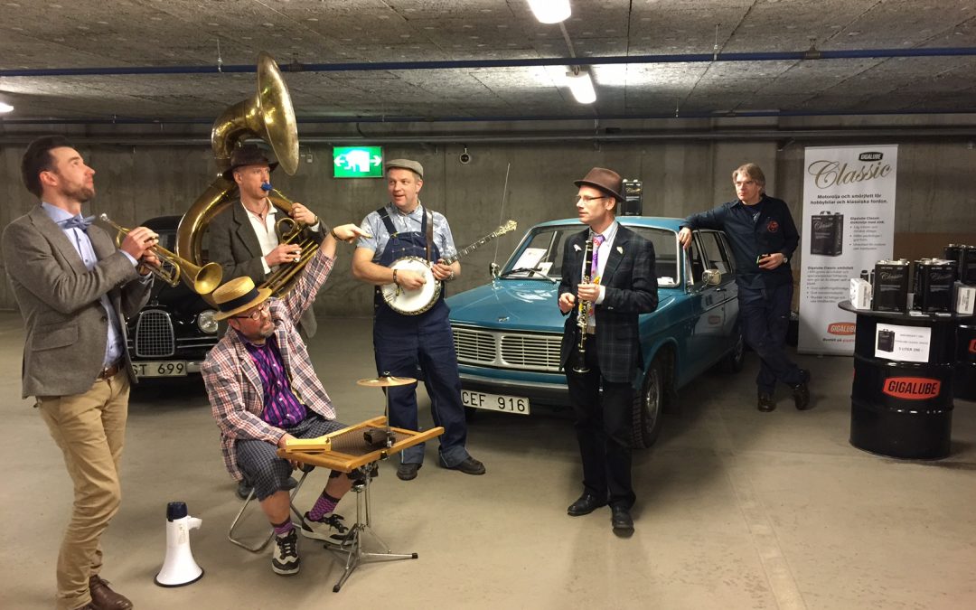 Orkester i Gigalubes monter