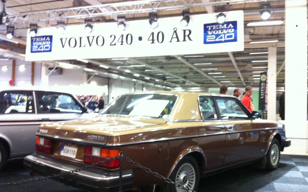 Nilus Volvo 262 Coupé -81 på bilutställningen på Elmia