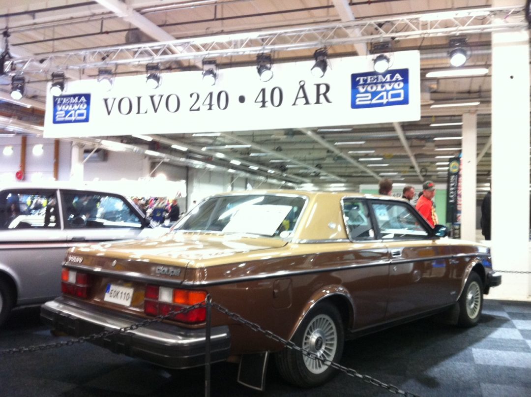 Nilus Volvo 262 Coupé -81 på bilutställningen på Elmia