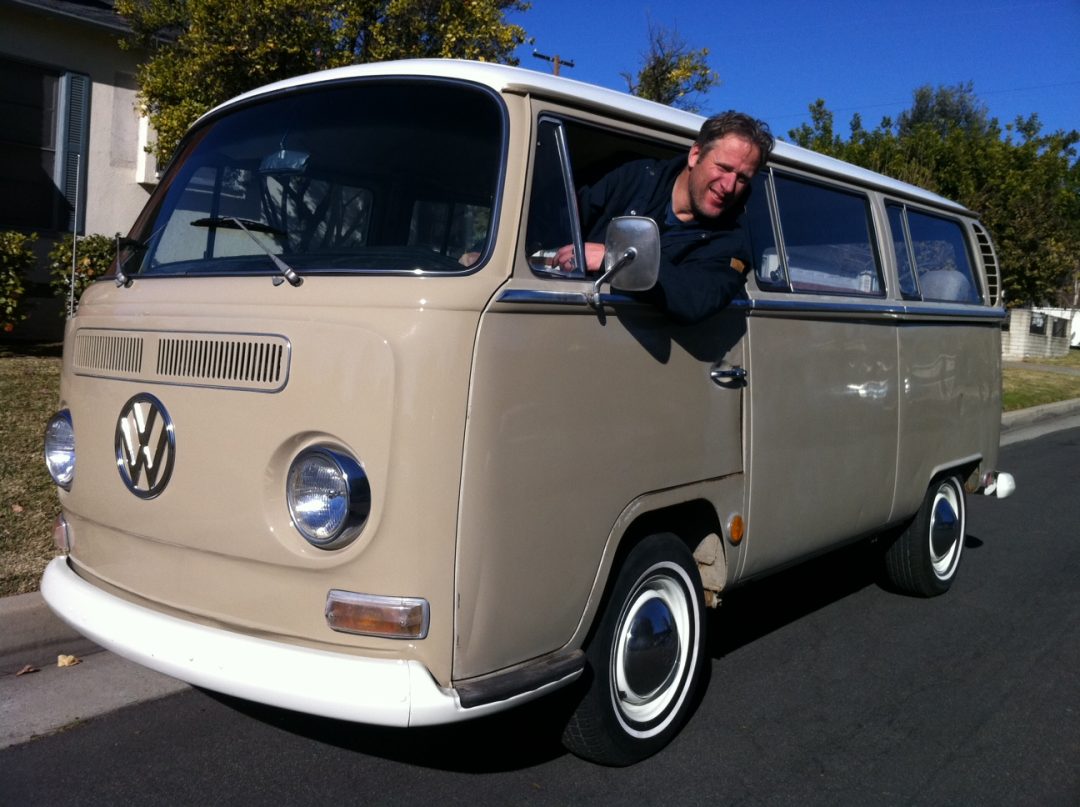 Nyinkommen VW lyxbuss 1968