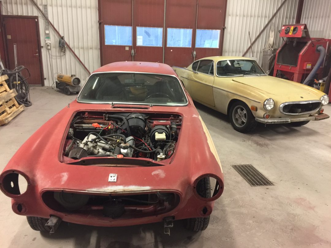 Nu renoverar vi två Volvo P1800