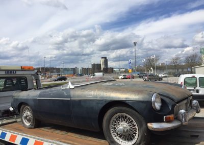 Sliten MGB cab på väg till Nilu