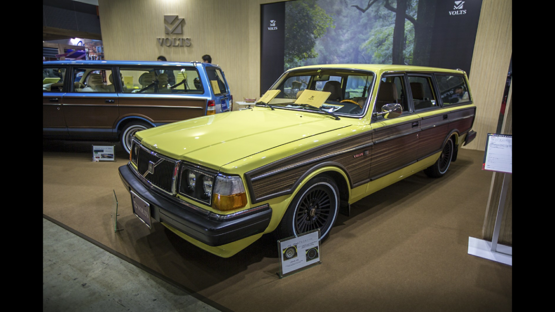 Snygga Volvo 245:or ”Woodies” i Tokyo